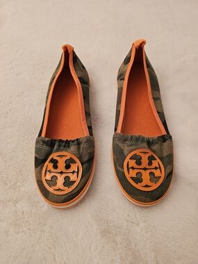 Rare New Tory Burch Camo Print Orange Logo Loafers Size 6.5